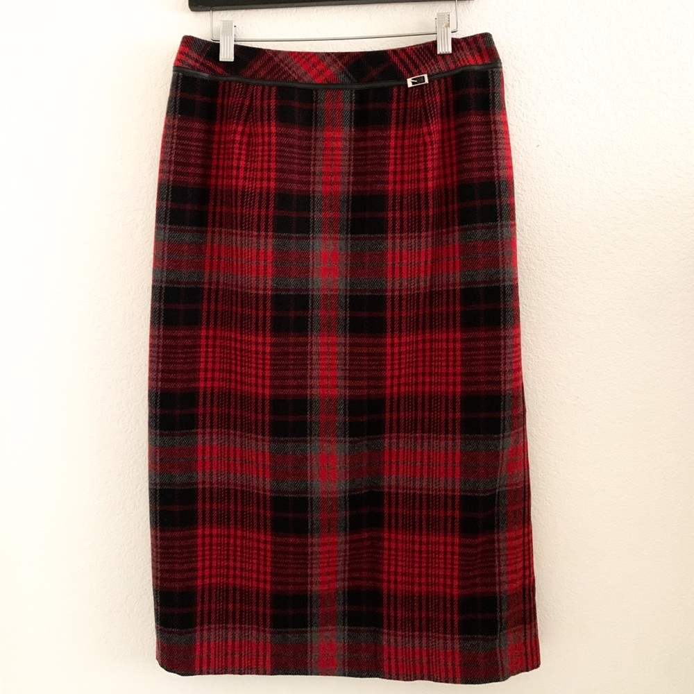 Plaid red and black midi skirt